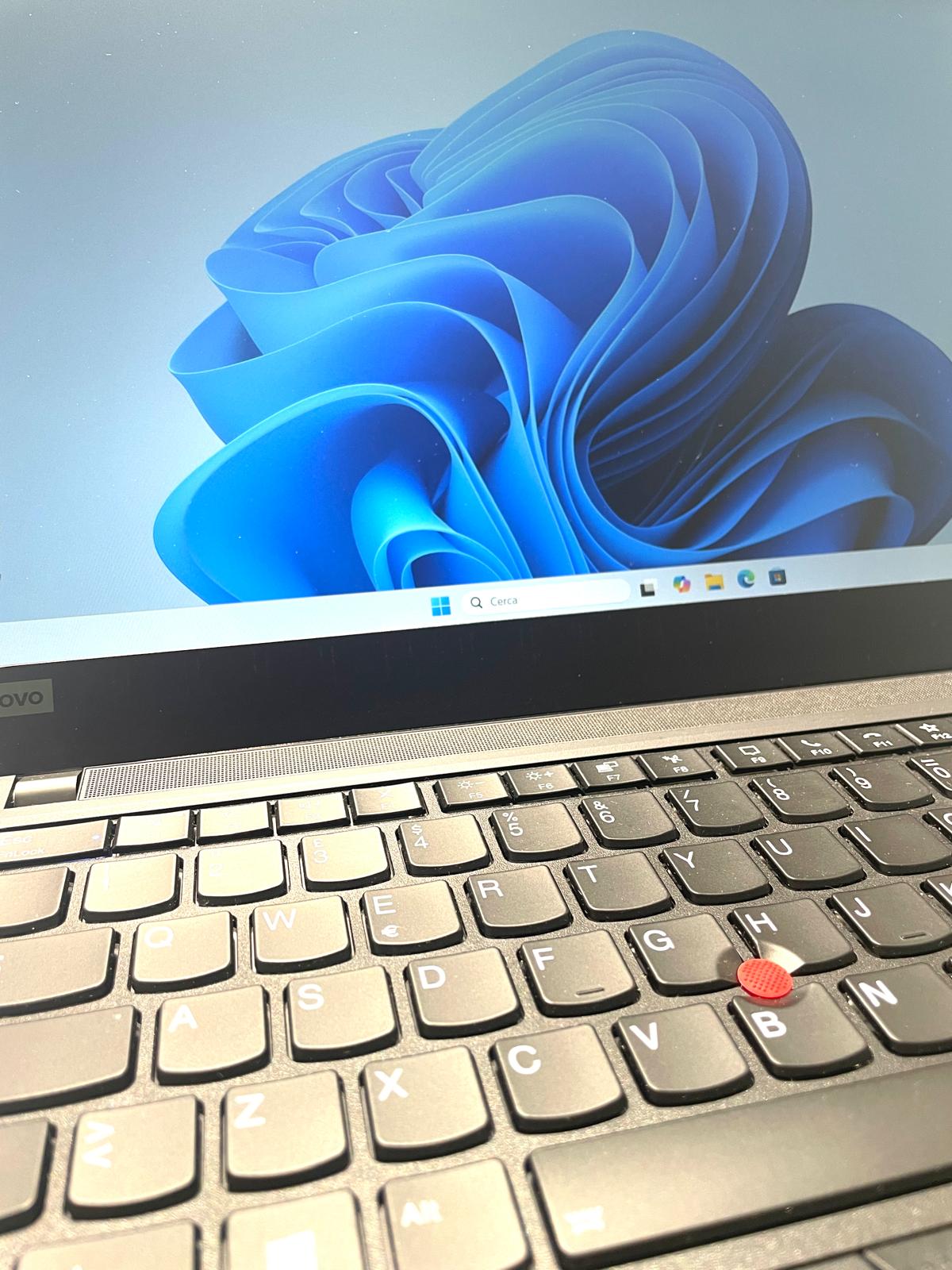 Notebook Lenovo ThinkPad T14 Core i5 - Display 14 Pollici - Ram 16GB - SSD 512GB - Windows 11